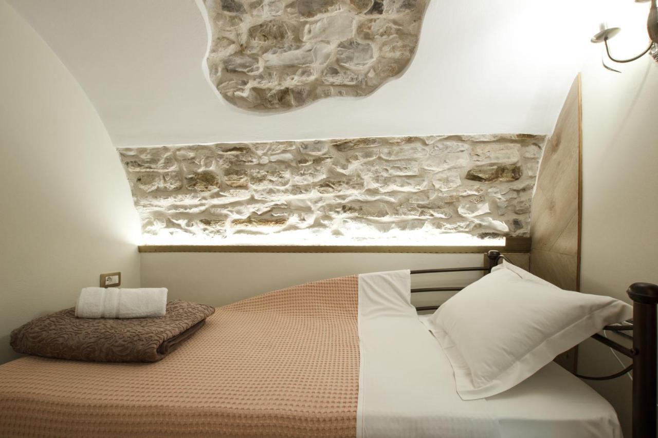 Hotel Ss Kekezi Gjirokastër 외부 사진