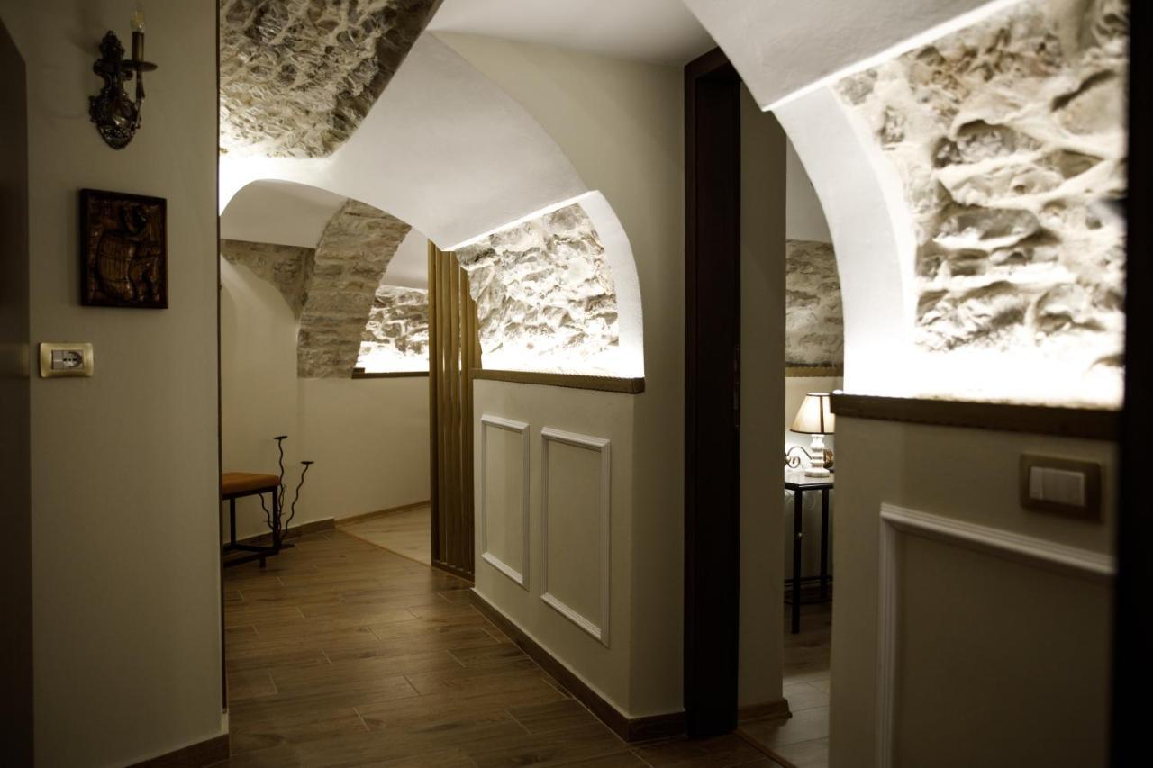 Hotel Ss Kekezi Gjirokastër 외부 사진
